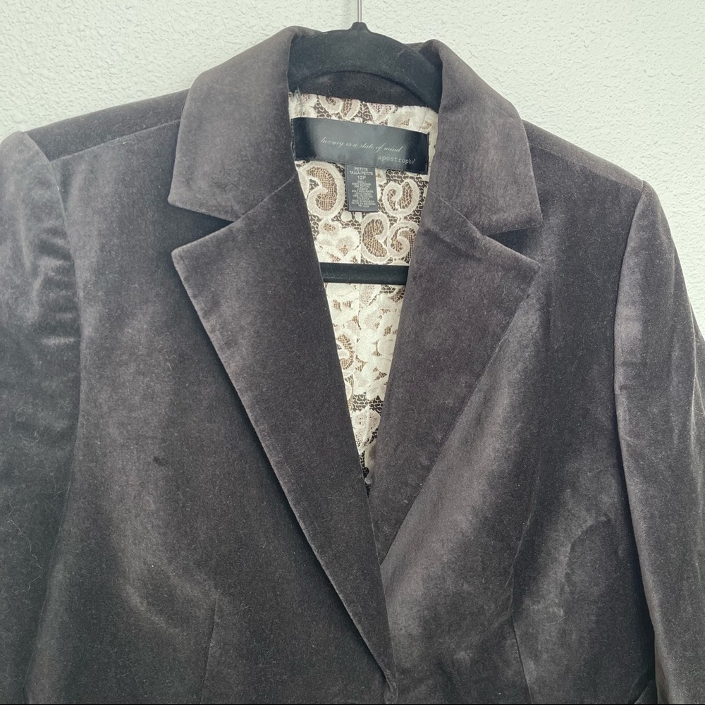 Apostrophe Women's Fitted Black Velvet Blazer, Petite - Picture 2 of 7